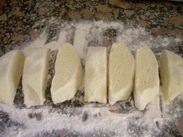 masa ñoquis cortada
